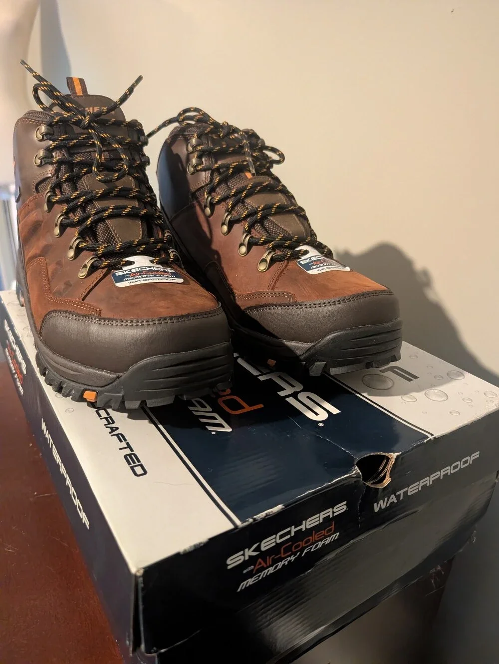 Sketchers Men's Traven Waterproof Outdoor Boot size 11 New In Box